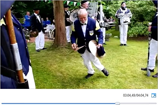Videoclip "Schützenliesel" des Spielmannszugs Cadenberge beim Schützenfest am 21.06.2014 - Copyright: A. Protze - Klick auf das Bild startet die Übertragung (wird gestreamt) ...