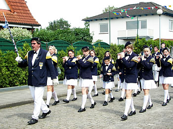 Spielmannszug Cadenberge beim Schützenfest 2007 - Klick vergrößert